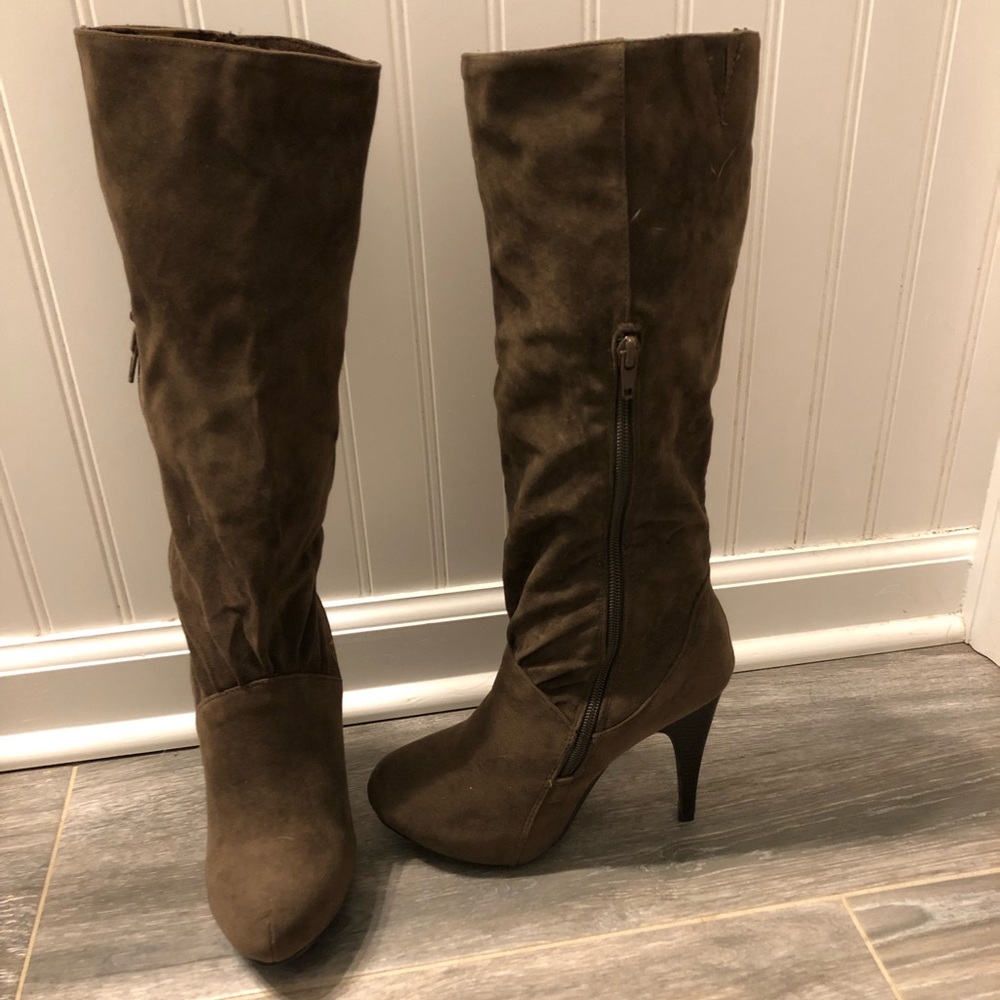 High heel below knee boots